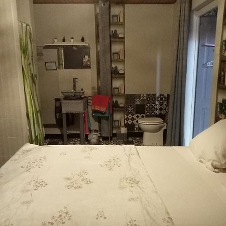 Le Repaire Des Ecureuils Bed & Breakfast Bourg-Argental Exterior foto