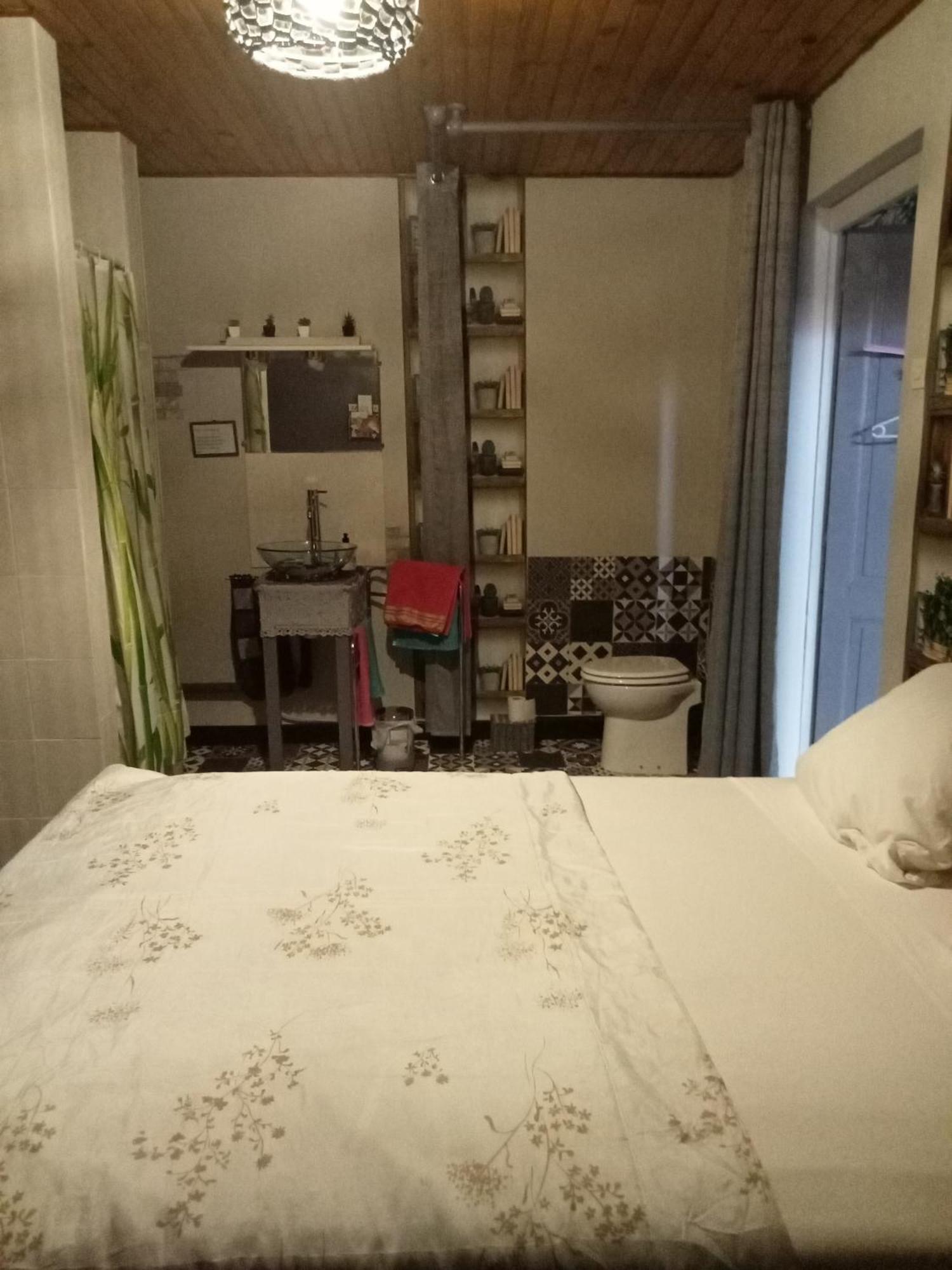 Le Repaire Des Ecureuils Bed & Breakfast Bourg-Argental Exterior foto